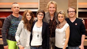 Bild: ARD/Nadja Hannaske Holger Siedel, Natalie Stommel, Annkathrin Keßler, Thomas Gottschalk, Jelka Germann, Markus Senft (v.l.n.r.)
