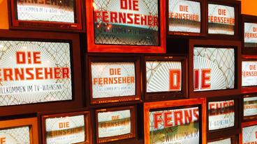 Bild: SWR/dibido.tv Die Fernseher – Willkommen im TV-Wahnsinn: Pierre M. Krause, Jeannine Michaelsen und Philipp Walulis nehmen das Fernsehen unter die Lupe.