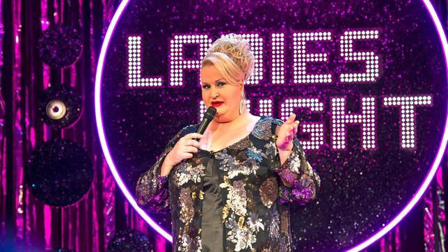 Bild: WDR/Melanie Grande Gastgeberin Daphne de Luxe