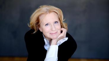 Maren Kroymann zeigt in "Kroymann" wieder einmal ihr außergewöhnliches satirisches Talent.