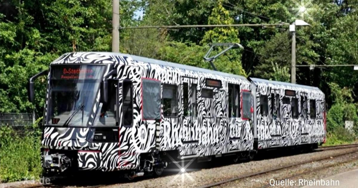 Riskanter öffentlicher Dreier In Der U-Bahn Riskanter öffentlicher Dreier In Der U-Bahn