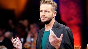 Bild: SWR/Tom Oettle Gastgeber Florian Schroeder empfängt vor Publikum im Kulturzentrum KUZ Mainz vier bis fünf Kabarettisten und Comedians zu 45 kurzweiligen Minuten.