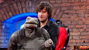 Bild: rbb/Gundula Krause Puppenspieler Michael Hatzius und seine Echse