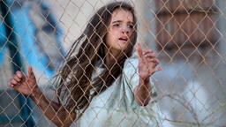Der entführten Luisa (Emilia Packard) gelingt die Flucht.