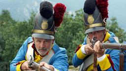 Tiroler Soldaten im Gefecht: Die Expolizisten Urbacher (Fritz Egger, li.) und sein „Kamerad“ (Joachim Mitterutzner) spielen die „Bergisel-Schlachten“ von 1809 nach.