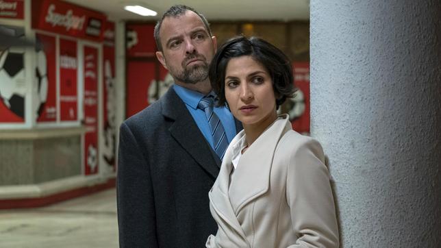 Bild: ARD Degeto/Conny Klein Branka (Neda Rahmanian) und der Korruptionsjäger Stojan Manojlović (Juergen Maurer) ermitteln zusammen.