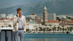 Kai (Andreas Guenther) will in Split sesshaft werden und telefoniert mit Branka.