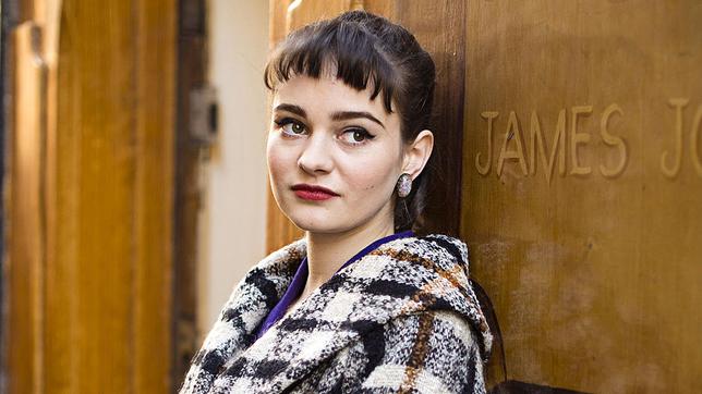 Bild: BBC/Steffan Hill Der Pathologe – Mörderisches Dublin: Aisling Franciosi ist Phoebe Griffin