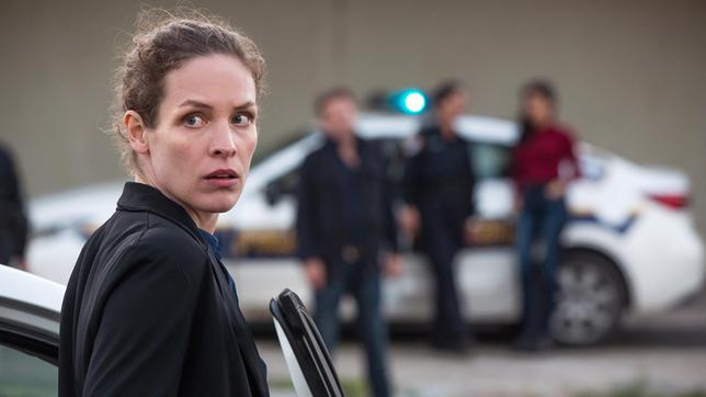 Kommissarin Sara Stein (Katharina Lorenz) ermittelt am Strand von Tel Aviv.