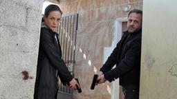 DER TEL-AVIV-KRIMI: Sara Stein (Katharina Lorenz) und Jakoov Blok (Samuel Finzi) haben einen Hinweis erhalten, wo sich der mord-verdächtige Ilan Katz aufhalten soll.