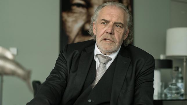 Bild: ARD Degeto/Roland Suso Richter Borchert (Christian Kohlund) gerät in einen Erbenstreit.