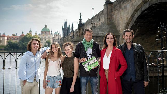 Von links nach rechts: Philippe Beaumont, Anna-Lena Schwing, Valeria Eisenbart, Roland Suso Richter, Natalia Wörner und Alexander BeyerVon links nach rechts: Philippe Beaumont, Anna-Lena Schwing, Valeria Eisenbart, Roland Suso Richter, Natalia Wörner und Alexander Beyer