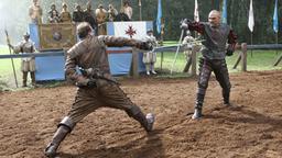 Die Musketiere: Beim königlichen Duell tritt Labarge (Vinnie Jones) gegen Captain Tréville (Hugo Speer) an.