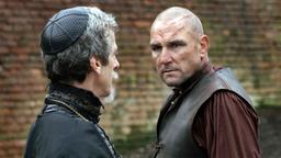 Die Musketiere: Kardinal Richelieu (Peter Capaldi) schlägt dem brutalen Labarge (Vinnie Jones) ein Geschäft vor.