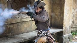 Die Musketiere: Der meisterhafte Fechter Aramis (Santiago Cabrera) weiß auch mit der Muskete umzugehen.