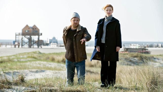 Kommissarin Ria Larsen (Karoline Schuch) jagt mit ihrem Kollegen Brandt (Christoph Letkowski) einen Ritualmörder.
