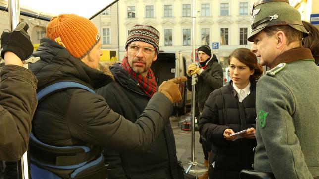 Regisseur Kai Christiansen (Mitte) beim Dreh