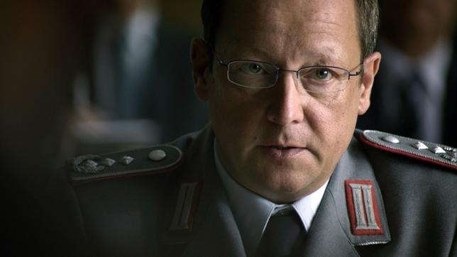 Bild: NDR/Cinecentrum Matthias Brandt spielt Oberst Georg Klein