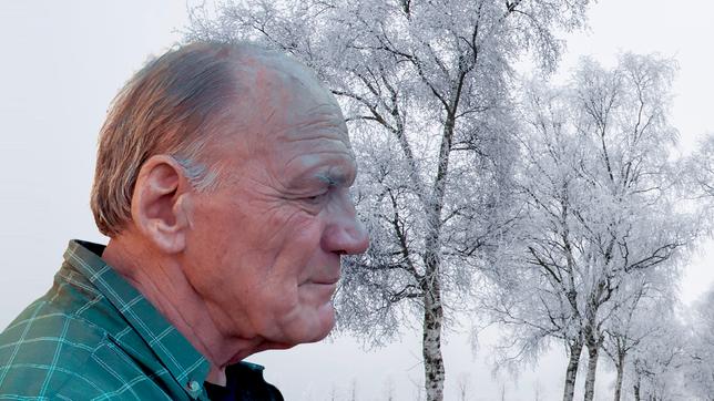 ARD/WDR WINTERREISE, "Fernsehfilm Deutschland/Dänemark 2019", am Sonntag (12.11.23) um 00:05 Uhr im ERSTEN. Bruno Ganz spielzt im Film "Winterreise" Martin Goldsmiths Vater Georg Goldsmith.