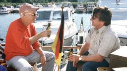 Beim Männergespräch darf das Bier nicht fehlen: Werner (Elmar Wepper, re.) und sein alter Freund Erich (Dietrich Hollinderbäumer).