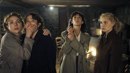 Louise Desfontaines (Sophie Marceau), Maria Luzzato (Maya Sansa), Suzy Desprez (Marie Gillain), Jeanne Faussier (Julie Depardieu)