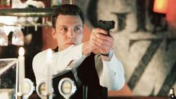 Gunvald Larsson (Mikael Persbrandt)