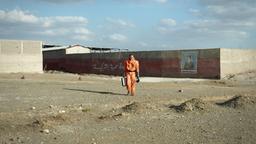Biowaffenexperte Dr. Arndt Wolf (Sebastian Blomberg) im Einsatz in Irak.