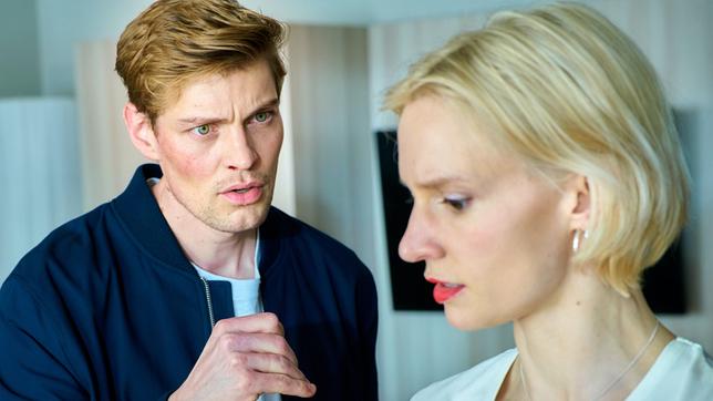 Max Lentor kämpft für das Start-up "Robocare" von Ellen Kehrer, die mit freundlichen Androiden die Altenpflege revolutionieren möchte.