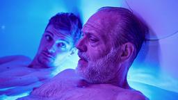 Max Lentor mit Jan Janussens im Wasser.