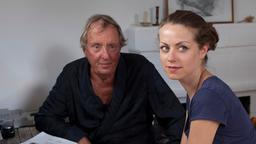Abraham Vater (Vadim Glowna) und Nike (Alice Dwyer) 
