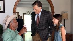 Al (Fred Willard, Mitte) und Finnegan (Emma Fuhrmann) sprechen mit Monte (Morgan Freeman) über seine Tätigkeit als Schriftsteller.