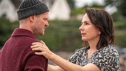 Albert Fidelin (Aurel Manthei) liebt Agnes (Anna Grisebach), die Exfrau des Ermordeten.
