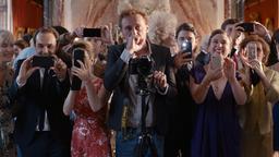 Alle Handys auf Anschlag! Wer braucht noch einen Hochzeitsfotografen wie Guy (Jean-Paul Rouve, vorne)?