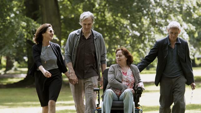 Philip, Eckart, Ricarda und Uschi gehen spazieren