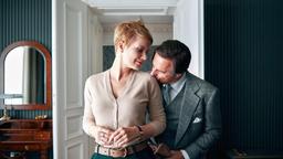 Allmen (Heino Ferch) lässt sich von einem Einbrecher ablenken – ohne dass es seine Geliebte Jojo (Andrea Osvárt) merkt.