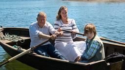 Auf der finnischen Insel taut der strenge Rekordbeobachter Marvin Feldman (Axel Milberg) auf und unternimmt einen Bootsausflug mit dem kleinen Elias (Ludwig Skuras) und dessen Tante Fanny (Ann-Kathrin Kramer).
