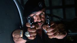 Barney Ross (Sylvester Stallone) hat alle Hände voll zu tun.