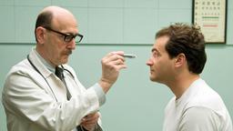 Beim Arzt hofft Larry Gopnik (Michael Stuhlbarg) auf eine Erklärung für seinen seltsamen Lebenszustand.