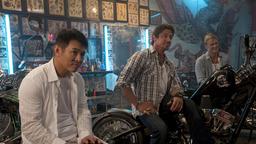 Yin Yang (Jet Li, li.), Barney Ross (Sylvester Stallone) und Gunner Jensen (Dolph Lundgren, re.) gehören zu der kampferprobten Söldnergruppe, die Expendables.