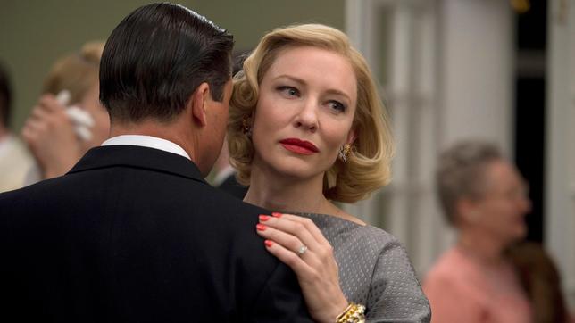 Carol (Cate Blanchett) möchte sich von ihrem wohlhabenden Ehemann Harge (Kyle Chandler) trennen.