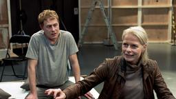 Luise Maderer (Corinna Kirchhoff) findet Gerwins (Andreas Lust) Ideen nicht hilfreich.