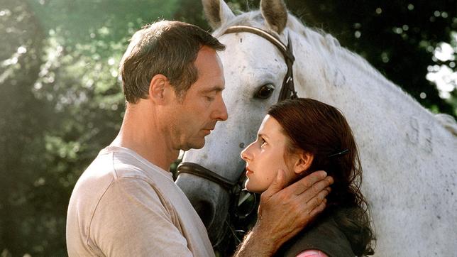 Bild: ARD Christine Kamphoven (Annett Renneberg) und ihre große Liebe Julian Jablonka (Daniel Friedrich).