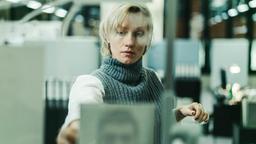 Corinna Will (Lana Cooper) nimmt Nikolais Tod sichtlich mit.