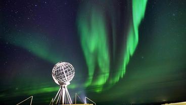 Bild: NDR/Mathias Schulze Das Nordkap - faszinierend im Winter unter dem tanzenden Polarlicht.