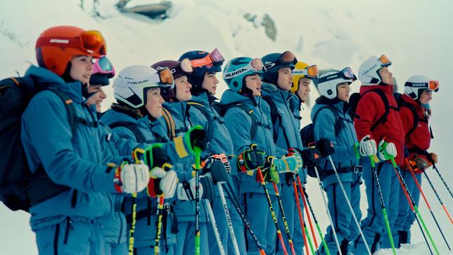Das Ski-Team. Weiteres Bildmaterial finden Sie unter www.br-foto.de.