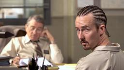Der Bewährungsbeamte Jack Mabry (Robert De Niro, li.) ahnt nicht, was "Stone" Creeson (Edward Norton) im Schilde führt.