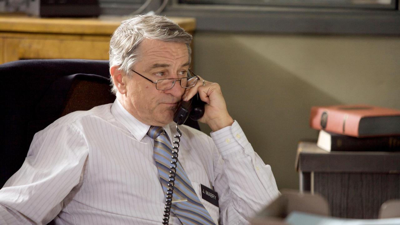 Der Bewährungsbeamte Jack Mabry (Robert De Niro) steht kurz vor der Pensionierung.