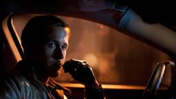 Der coole Driver (Ryan Gosling) spürt, dass dieser Einsatz nicht reibungslos verlaufen wird.