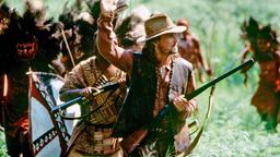 Der erfahrene Jäger Remington (Michael Douglas, vorne) soll die Löwen zur Strecke bringen.