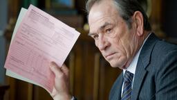 Der erfahrene und idealistische Manager Gene (Tommy Lee Jones) kann nicht glauben, wie skrupellos die Firmenchefs ihre Angestellten abfertigen.